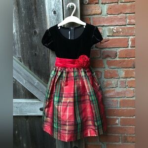 Lovely Girls Plaid Party Dress Size 5! ♥️